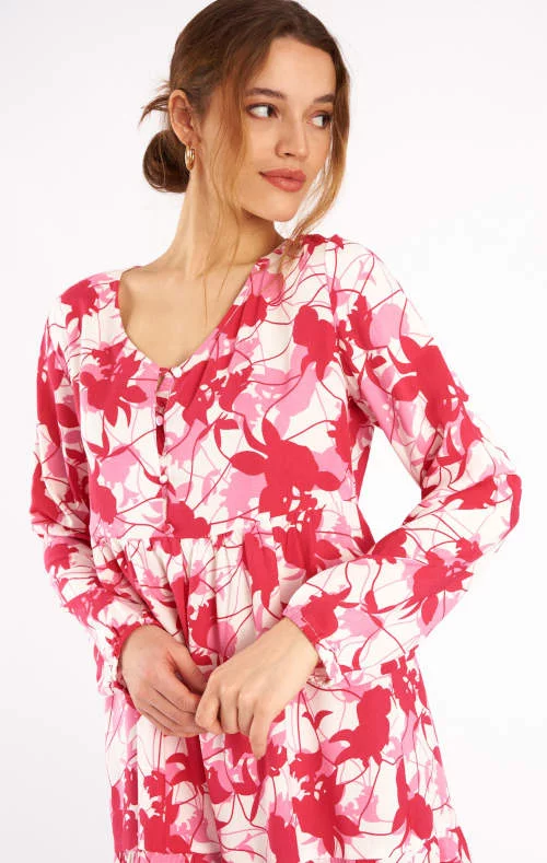 Jednostavna cvjetna ljetna haljina s dugim rukavima