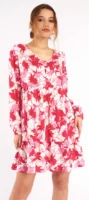Jednostavna ljetna haljina s cvjetnim uzorkom