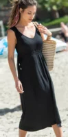 Crna midi haljina s naramenicama za punije za ljetnu rasprodaju