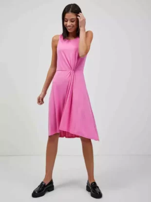 Elegantna haljina Orsay bez rukava učinkovitog kroja